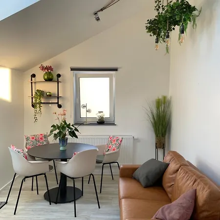 Gardenhouse, - Frankfurt Apartment