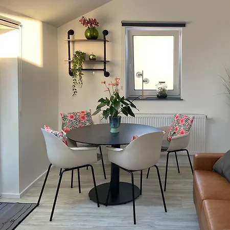 Gardenhouse, - Frankfurt Apartment *